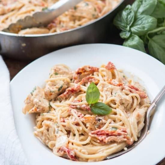 SUN DRIED TOMATO CHICKEN PASTA