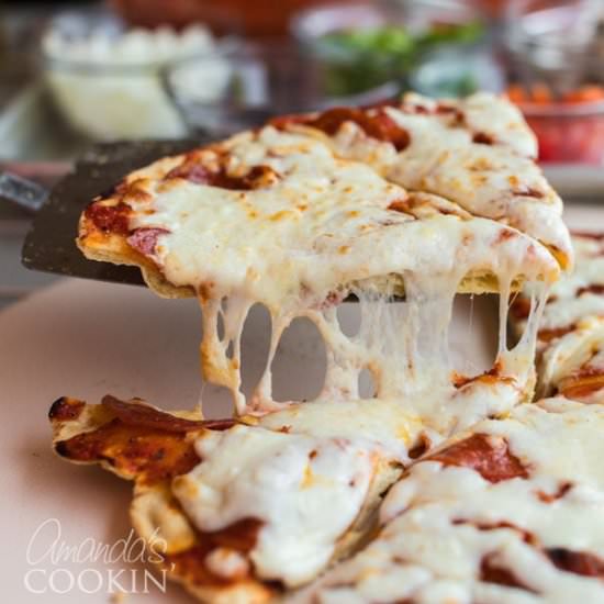 How to Make Pizza on the Grill