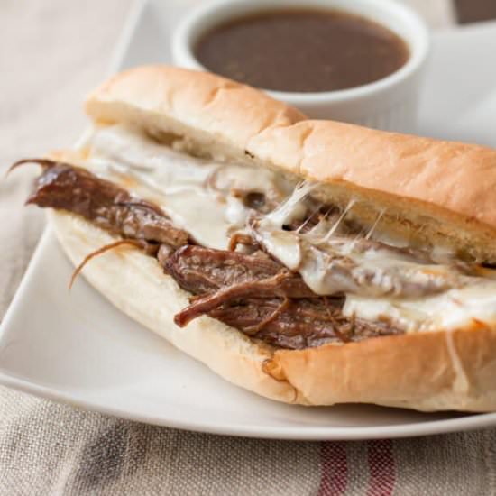 FRENCH DIP SANDWICH [+ VIDEO]