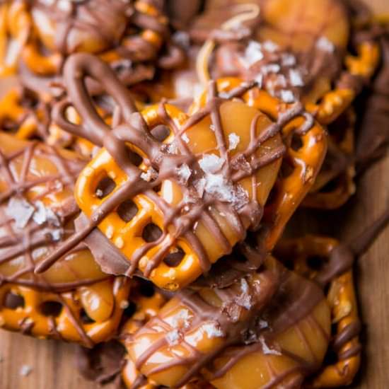 SALTED CARAMEL PRETZEL SNAPS