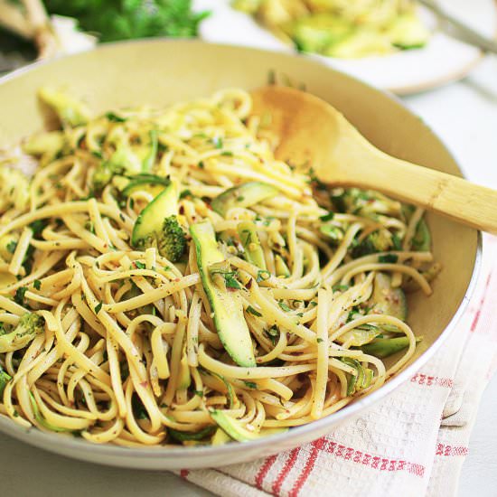 Linguine with courgette & broccoli