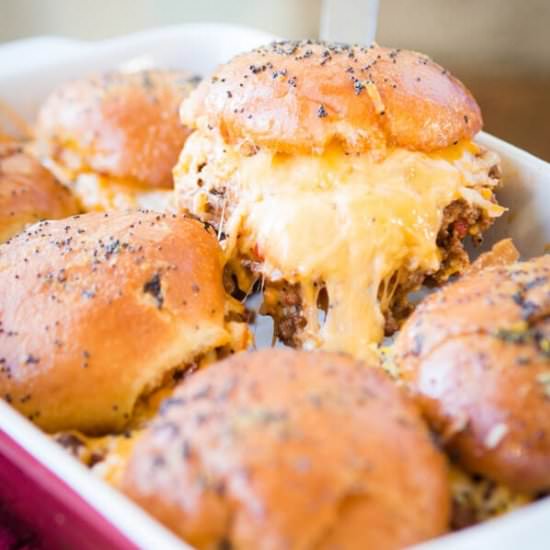CHEESY SLOPPY JOE SLIDERS [+ VIDEO]