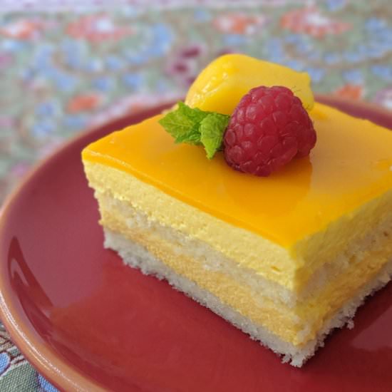 Mango mousse cake