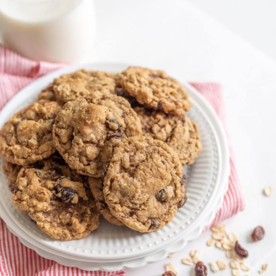 Amazing Oatmeal Raisin Cookies