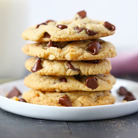 Chocolate Chip Macadamia Cookies
