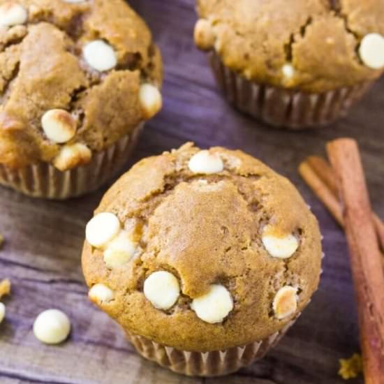 PUMPKIN WHITE CHOCOLATE CHIP MUFFIN
