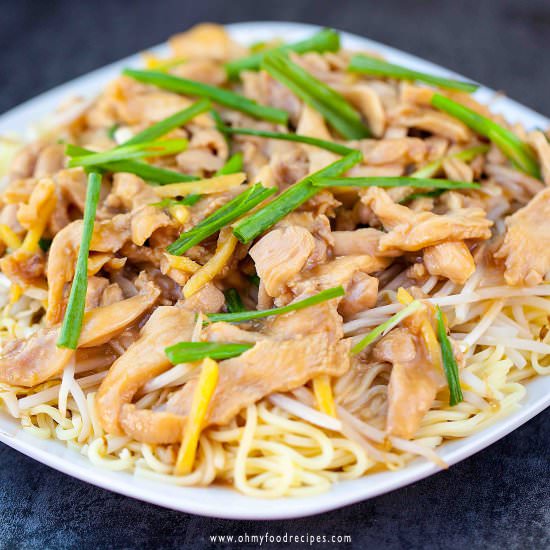 CHICKEN YI MEIN NOODLES