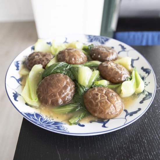 Braised Flower Mushroom Bok Choy
