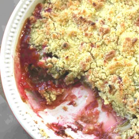 Rhubarb crumble