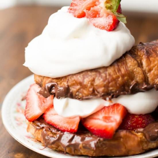 GRILLED CHOCOLATE STRAWBERRY CROISS