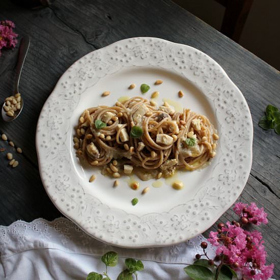 Wholemeal spaghetti with eggplant