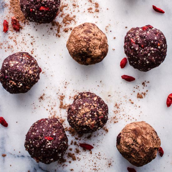 Cacao Strawberry Energy Balls