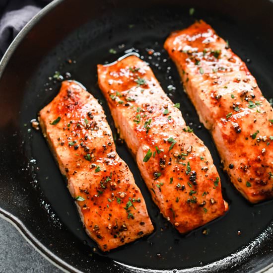 How to Cook Salmon in the Oven