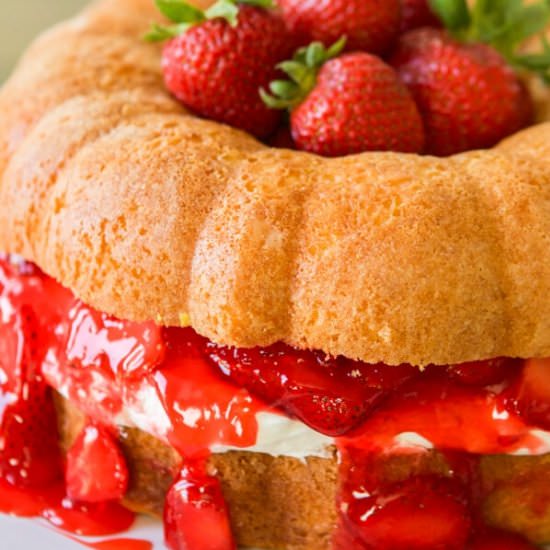 STRAWBERRIES AND CREAM SHORTCAKE