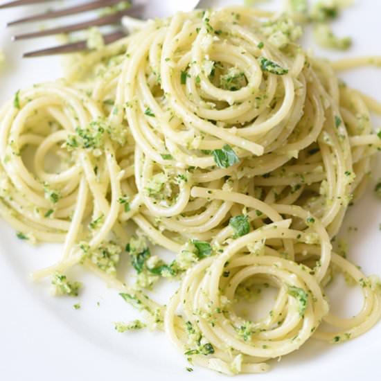 Spaghetti with Broccoli Pesto