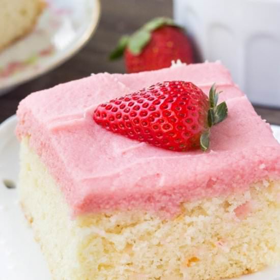 VANILLA CAKE & STRAWBERRY FROSTING