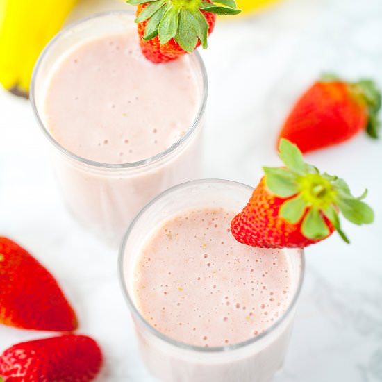 STRAWBERRY BANANA SMOOTHIE