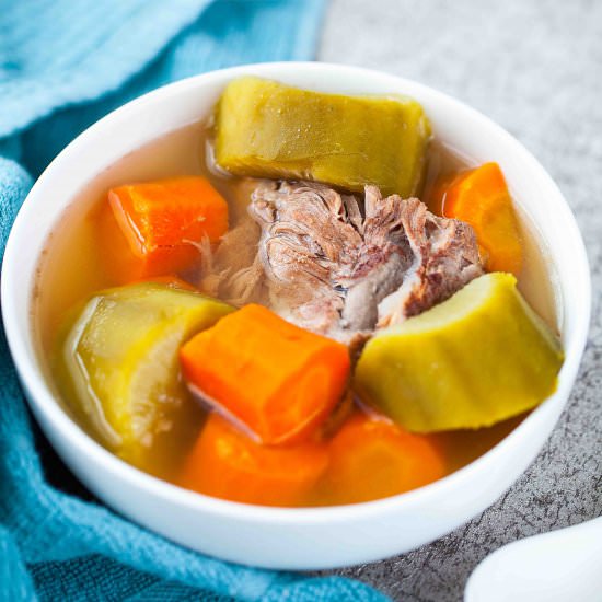 GREEN RADISH CARROT PORK BONE SOUP
