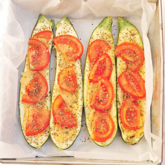 Baked zucchini with hummus