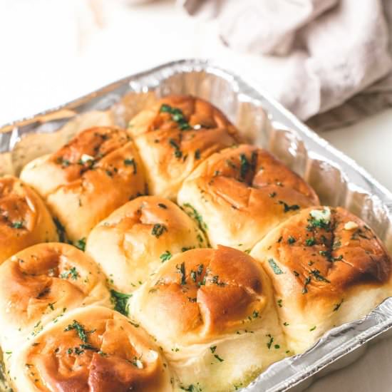 Garlic Bread Hawaiian Rolls