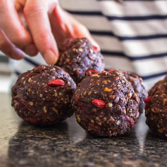 Hazelnut Cacao Goji Energy Balls