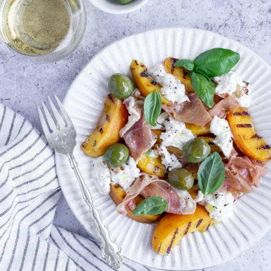 Grilled peach and burrata salad