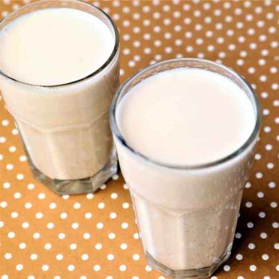 Homemade Vanilla Almond Milk