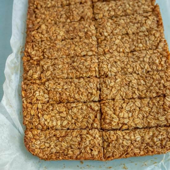 Crunchy Oat and Honey Granola Bars