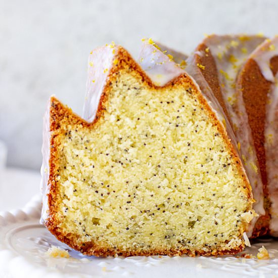 Lemon Poppy Seed Bundt Cake
