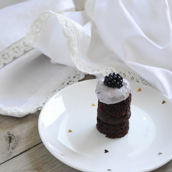 mini vegan cakes