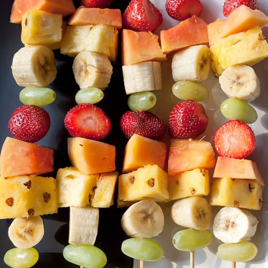 Fruit skewers and Coconut Yogurt di