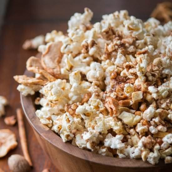EASY APPLE PIE POPCORN