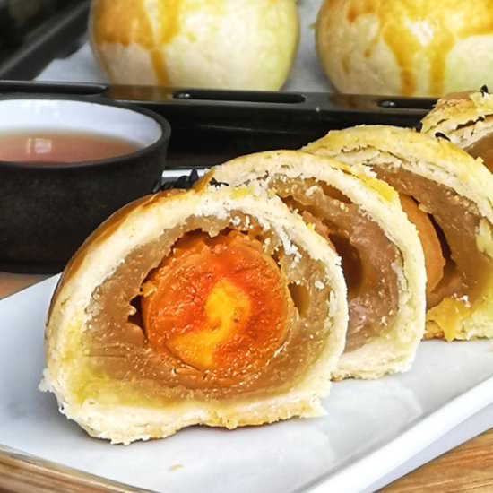 Chinese salted egg yolk pastry 蛋黄酥