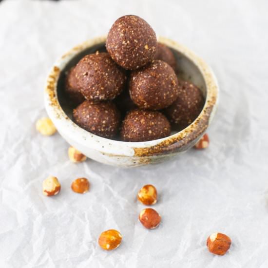 Hazelnut & Cacao Energy Balls