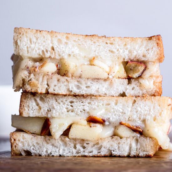 Brie and Apple Grilled Cheese