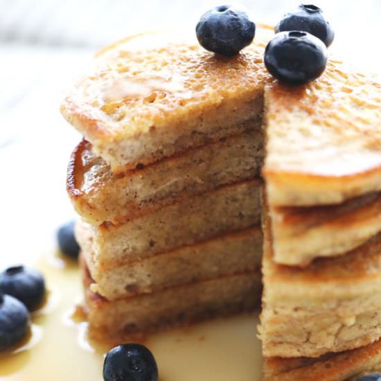 Simple Almond Flour Pancakes