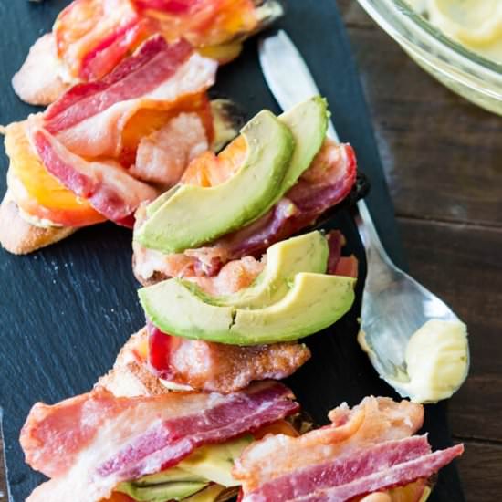 BACON TOMATO AND AVOCADO CROSTINI