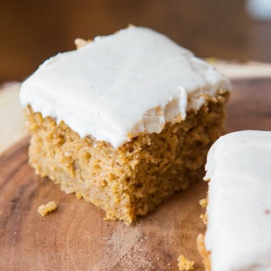 PUMPKIN CAKE WITH CINNAMON FROSTING