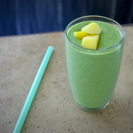 Green smoothie:kale and mango