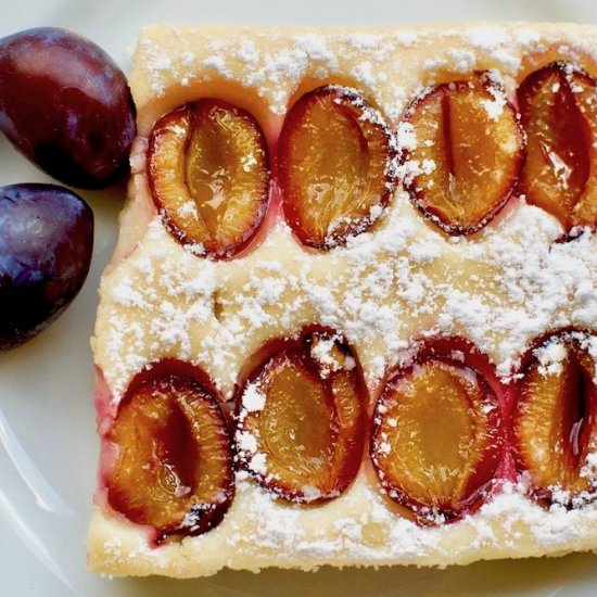 Vegan Plum Cake