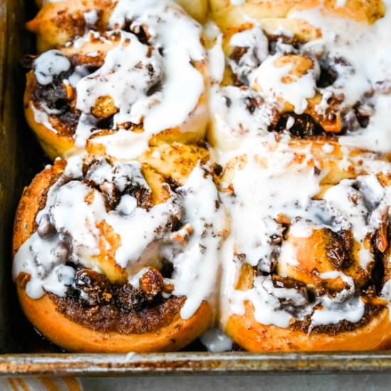 Cinnamon Walnut Raisin Sweet Rolls