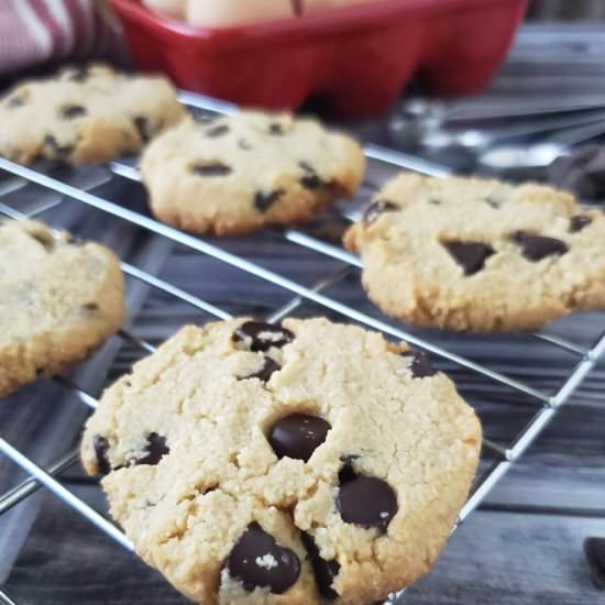 Keto Chocolate Chip Cookies