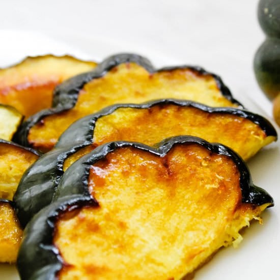 Maple Roasted Acorn Squash Slices