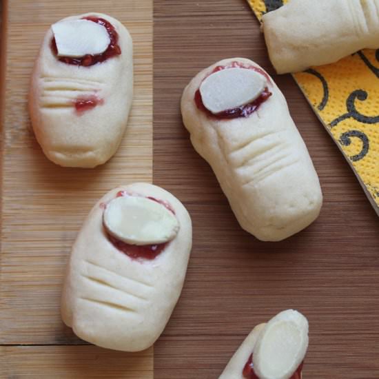 trolls’ toes