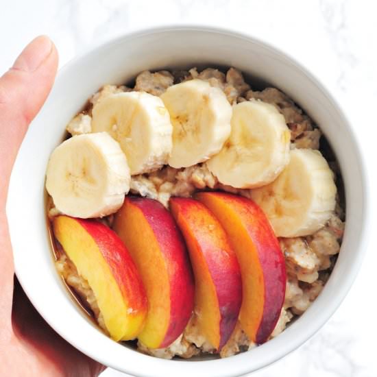 Oatmeal with peaches