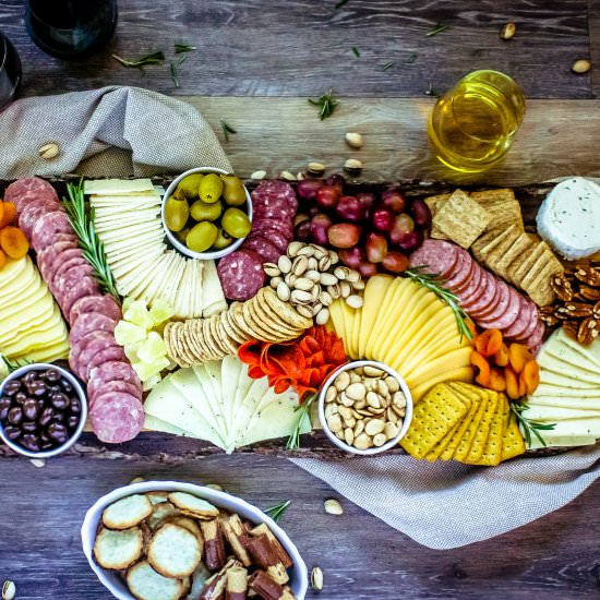 How to Make A Charcuterie Board