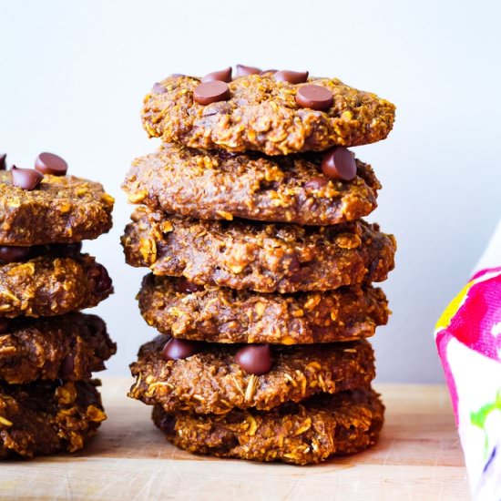Vegan Pumpkin Spice Oatmeal Cookies
