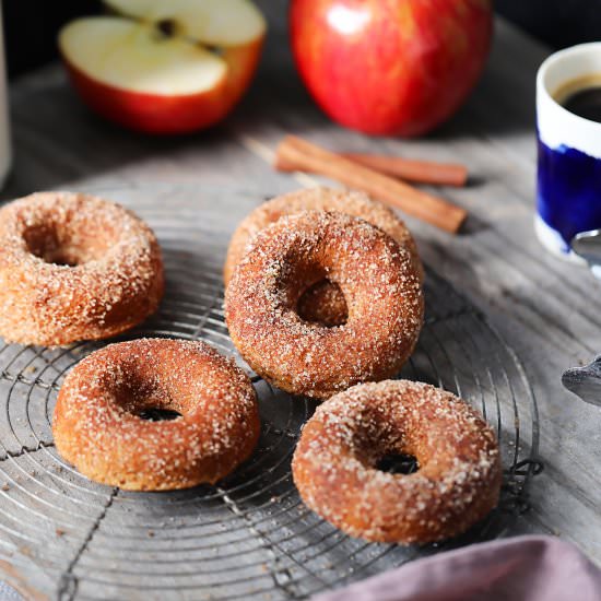 vegan cinnamon apple donuts