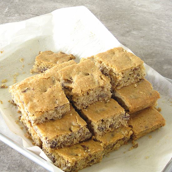Chewy Pecan Bars – Pecan Blondies