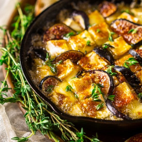 Baked Brie With Fig & Kahlua Sauce